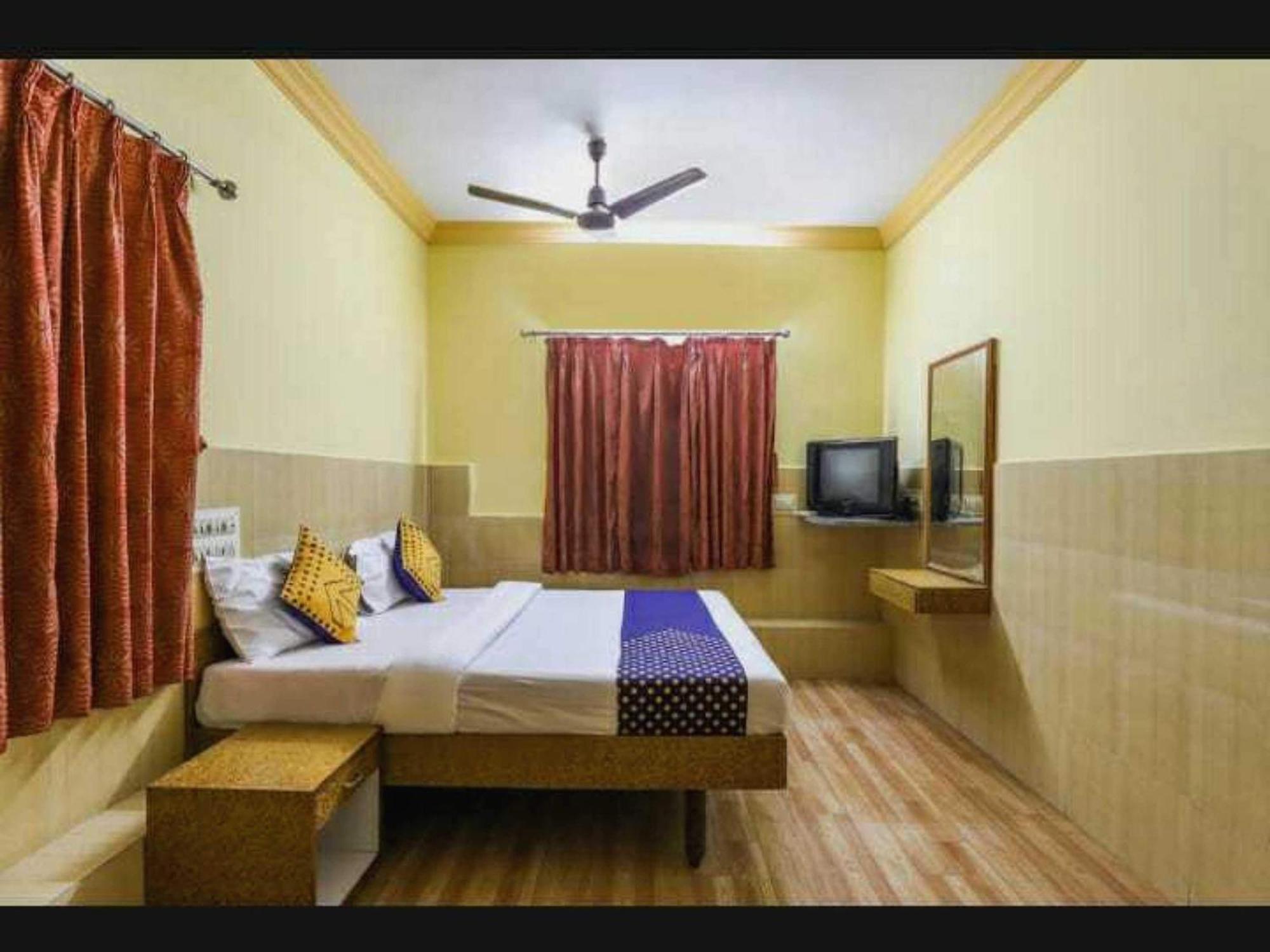 Oyo Hotel Apsara Guest House Ahmedabad Exterior foto