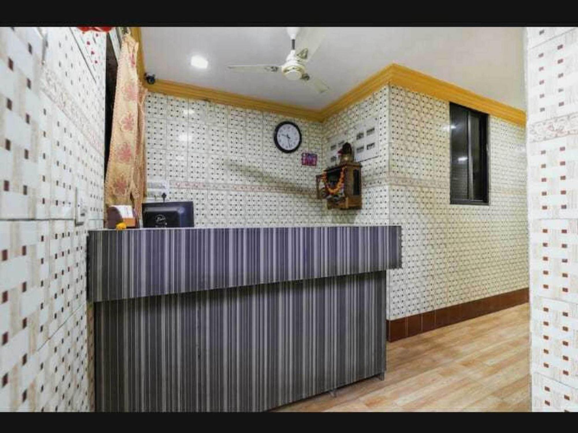 Oyo Hotel Apsara Guest House Ahmedabad Exterior foto
